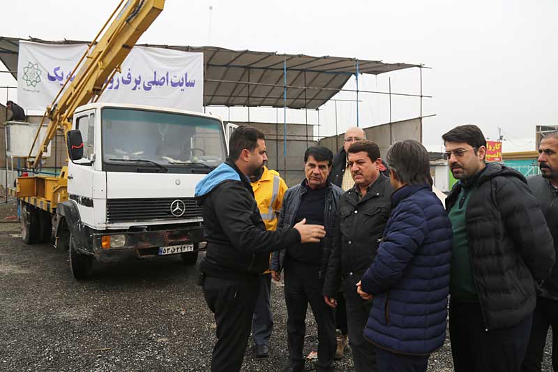 بازدید معاون هماهنگی و امور مناطق شهرداری تهران از سایت های برف روبی منطقه ۲۲